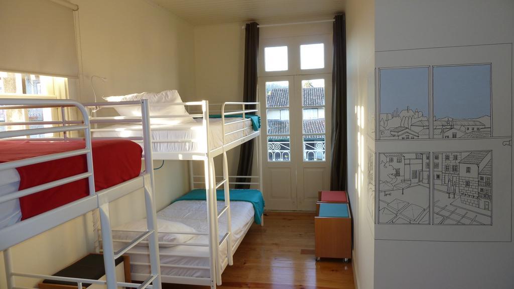 Santiago 31 Hostel Guimarães Habitación foto